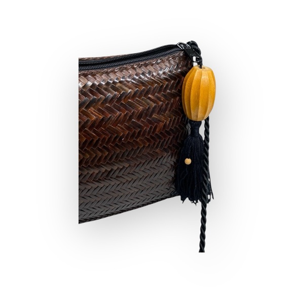 Vintage: Genie ꧁ Woven Straw Shoulder Bag Handbag ꧁ Wood Bead Tassel ꧂ Brown - Picture 5 of 16